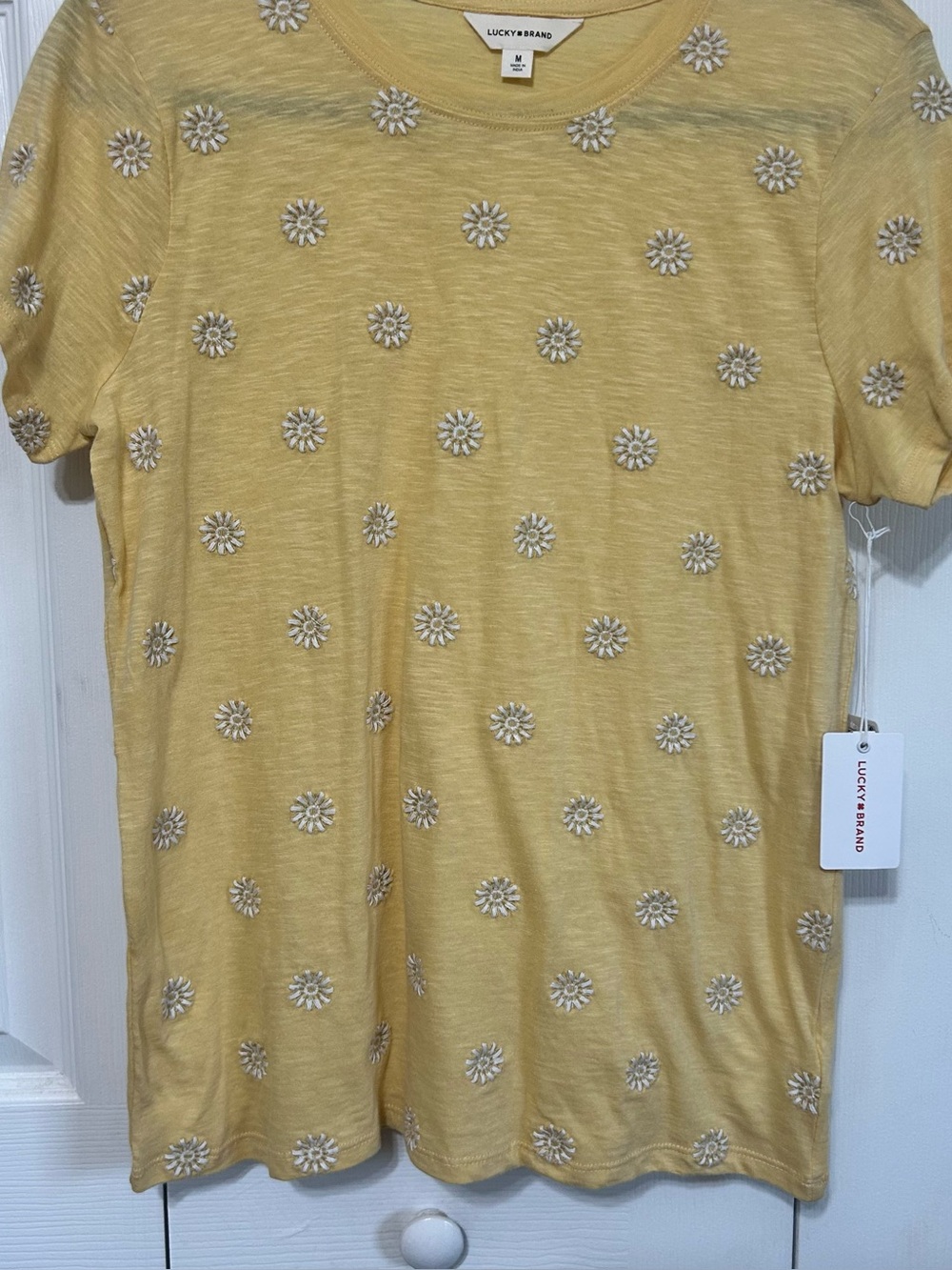 Lucky Brand Yellow Daisy Embellished Short Sleeve Top Women’s Sz M NWT